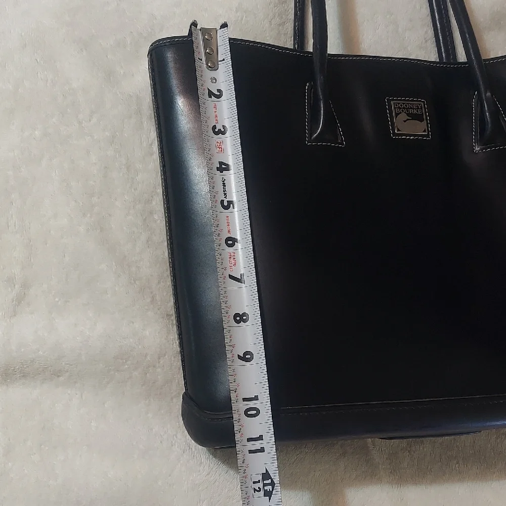 Dooney & Bourke 